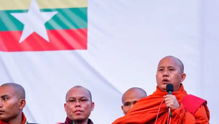 Myanmar cuntası Müslüman karşıtı Budist terörist lidere ödül verdi