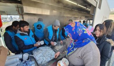 İstanbul’daki Doğu Türkistanlı STK’lerden depremzedelere insani yardım