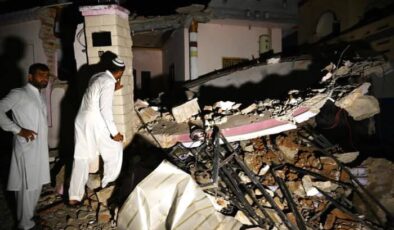 Pakistan’daki depremde 2 kişi öldü: Türkiye aklımıza geldi