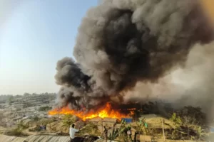 Bangladeş’te Arakanlı Müslümanların kaldığı kampta yangın çıktı