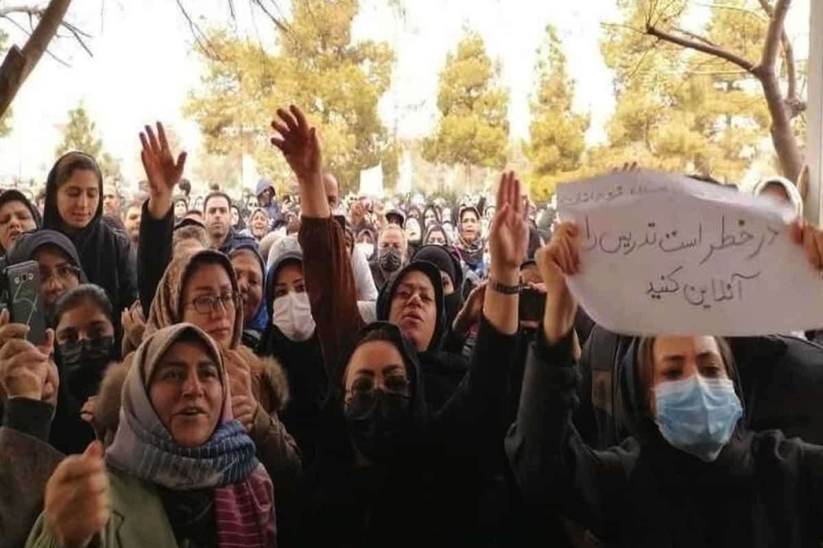 Reuters haber ajansı tarafından verilen habere göre İran’da kız öğrencilerin