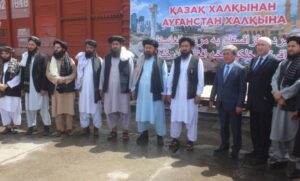 Yardımları teslim etme törenine Belh Eyaleti Vali Yardımcısı Molla Noorul