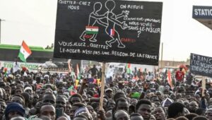 Nijer’de Fransa karşıtı büyük gösteriler düzenleniyor
