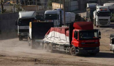 Ateşkesin ikinci gününde 70 yardım kamyonu Gazze’ye girdi