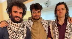 ABD’de üç genç “Filistin keffiyesi” giydikleri için silahlı saldırıya uğradılar