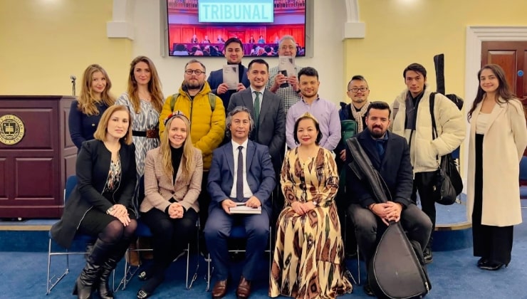 Soykırım Sözleşmesinin 75. yılında Londra’da devam eden Uygur Soykırımına dikkat çekildi Uygur Soykırımını Durdurun İcra Direktörü Rahima Mahmut ve Notre Dame