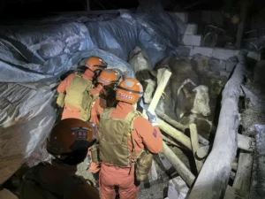 Doğu Türkistan’daki şiddetli depremde 3 can kaybı bildirildi