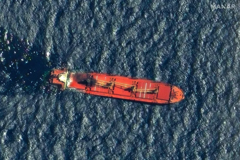 Husilerin Kızıldeniz’deki bir gemiye düzenlediği saldırıda 3 kişi öldü