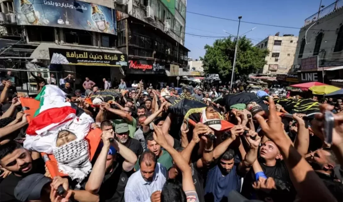 Cenin kenti halkı, İsrail işgal ordusunun Batı Şeria'da Cenin'in batısındaki