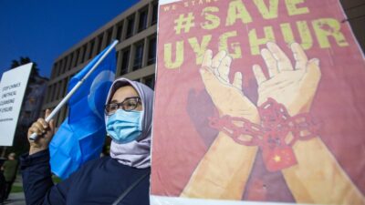 Sheffield Hallam Üniversitesi (SHU), bir profesörden Çin devletinin Uygur halkına