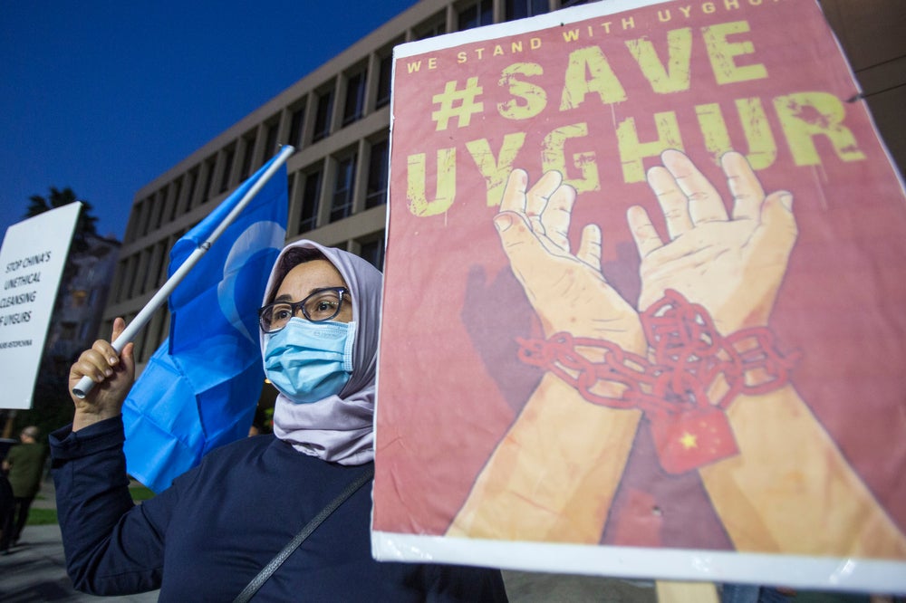 ABD, Uygur köle emeği nedeniyle Çin’den ayakkabı, deniz ürünleri ve alüminyum ithalatını yasakladı