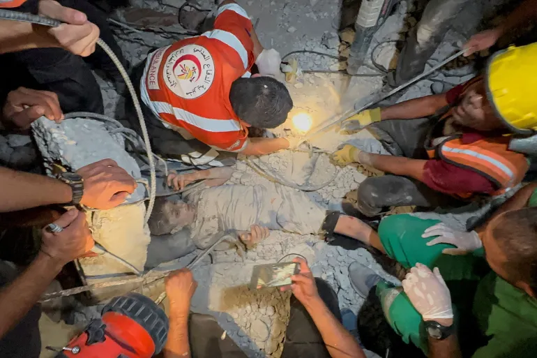 İşgalci israil ordusu Cumartesi günü Gazze'de 15 kişinin şehid olduğu