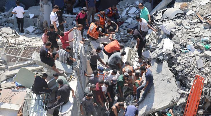 Gazze'ye yönelik saldırının 354. gününde israil işgal ordusu yeni katliamlar