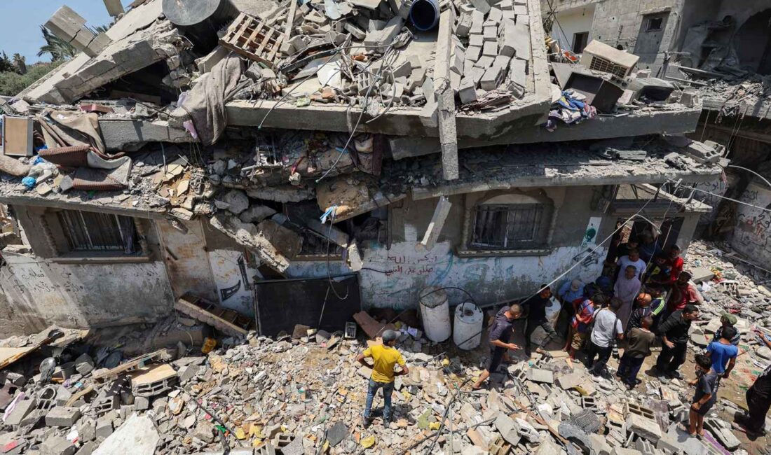 Gazze Şeridi'ndeki Sivil Savunma, Salı günü Gazze Şehri'nin batısındaki Al-Sina'a