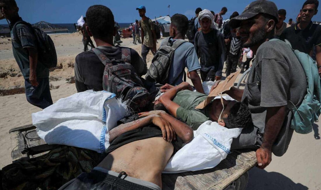 Bir Birleşmiş Milletler kuruluşu, Gazze Şeridi'nde gıda yardımı için kuyrukta