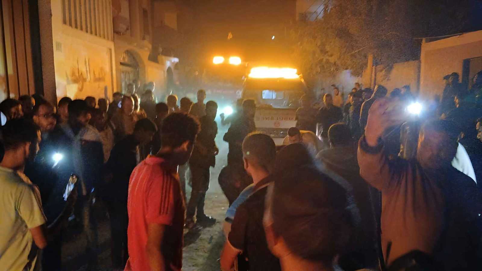 Filistinli kaynaklar, Cumartesi gecesi işgalci israil ordusunun Gazze Şehri'nin güneydoğusundaki