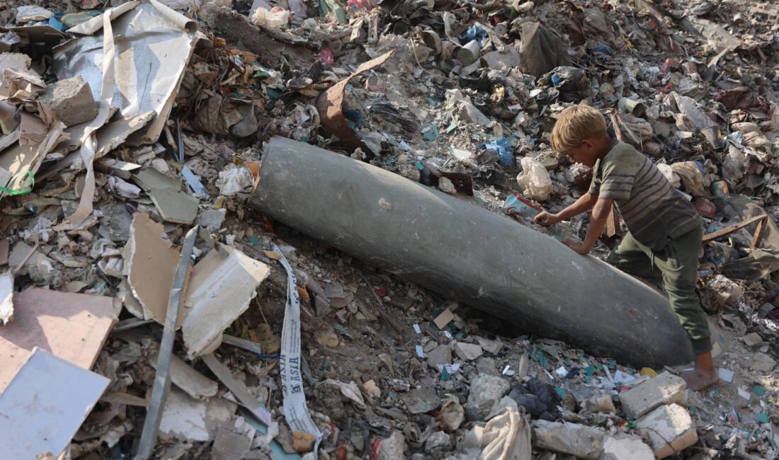 İşgal güçleri, Han Yunus’un güneydoğusunda yoğun saldırılar düzenliyor Filistinli kaynaklar Cuma günü, işgalci israil'in Gazze Şeridi'nin kuzey ve