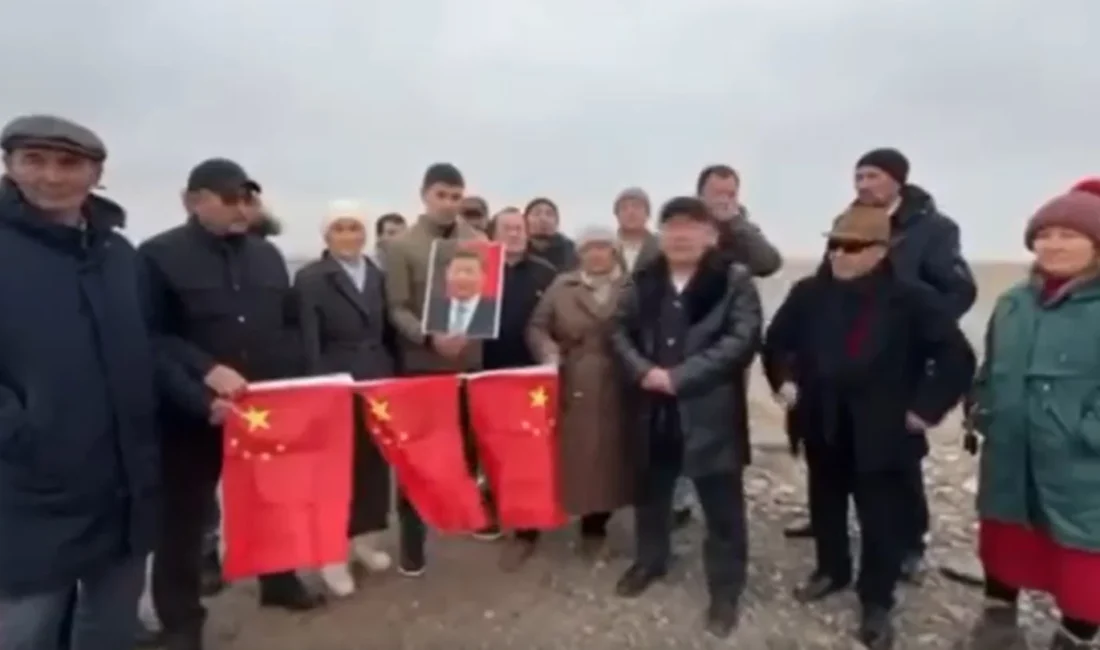 Çin sömürgesi olma yolunda: Kazakistan, Çin karşıtı protestoda 12 kişiyi gözaltına aldı Kazakistan'da Tokayev rejimi Çin sömürgesi olma yolunda son sürat ilerliyor.