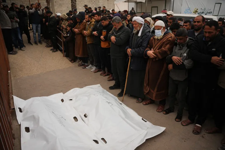 Gazze ve Batı Şeria'daki sağlık yetkilileri, dün Pazar günü 16