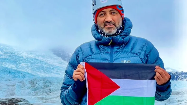 Filistinli bir dağcı, Everest Dağı’na tırmanarak Gazze için 10 milyon dolar bağış topluyor