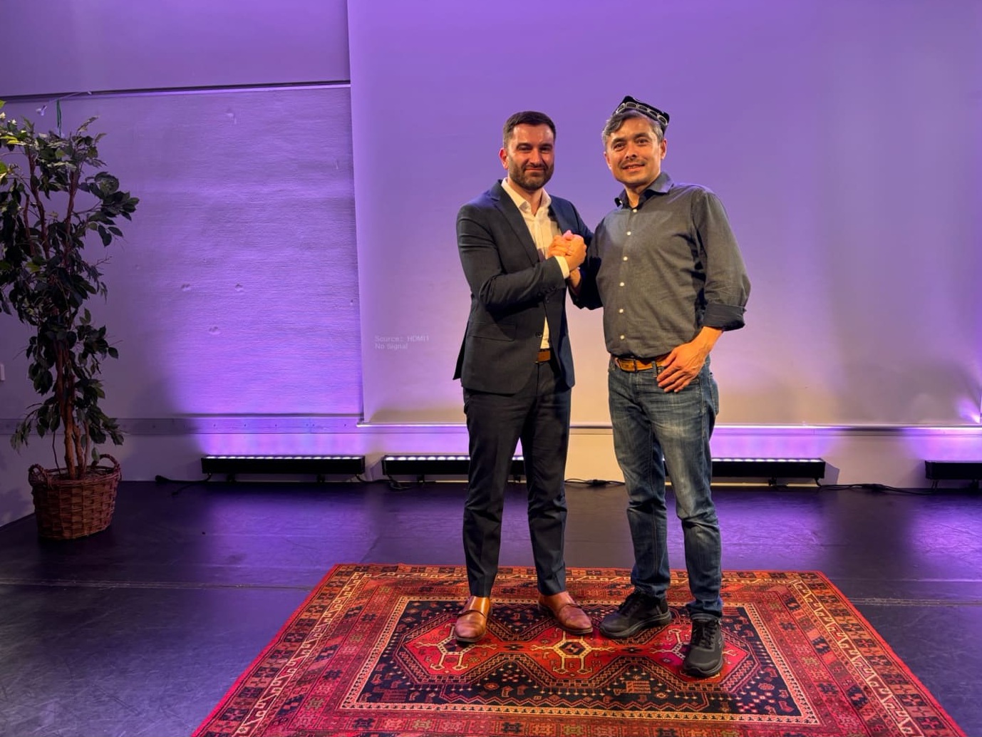 Amsterdam'da düzenlenen bir etkinlikte Denk Partisi lideri Stephan van Baarle ile tanıştım