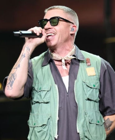 Macklemore__-2026-09.641